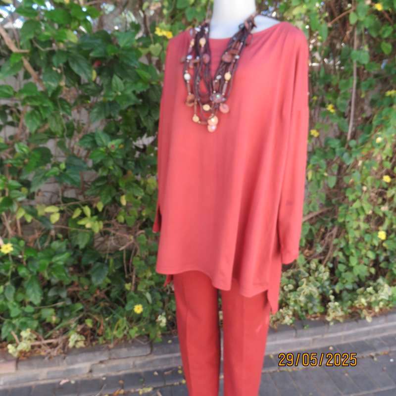 Oversized dark burnt orange long sleeve soft stretch polyester top size 46