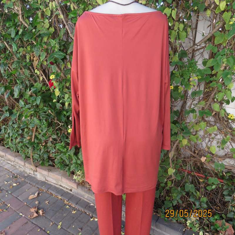 Oversized dark burnt orange long sleeve soft stretch polyester top size 46