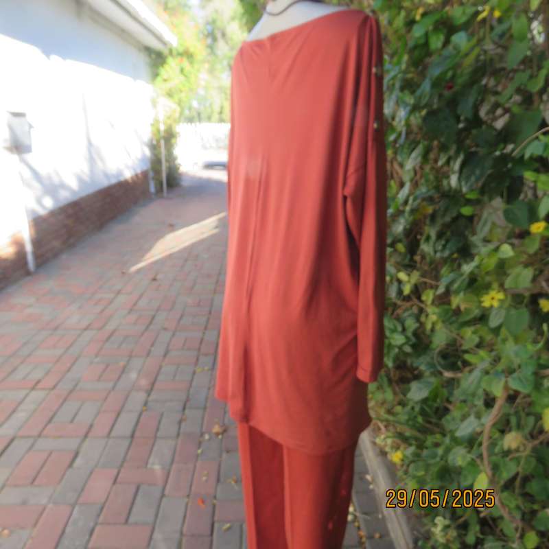Oversized dark burnt orange long sleeve soft stretch polyester top size 46