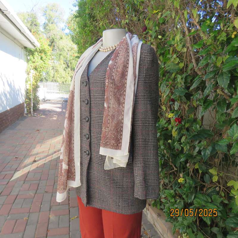 Baroque printed rich cream 50cm x 150cm sheer polyester scarf. New item
