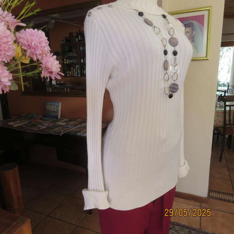 OBR light cream acrylic-cotton rib knit pullover jumper. Poloneck. Size 40