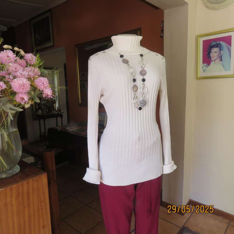 OBR light cream acrylic-cotton rib knit pullover jumper. Poloneck. Size 40