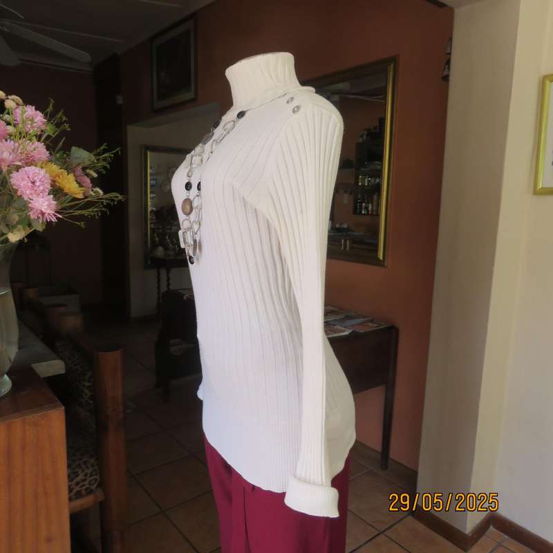 OBR light cream acrylic-cotton rib knit pullover jumper. Poloneck. Size 40