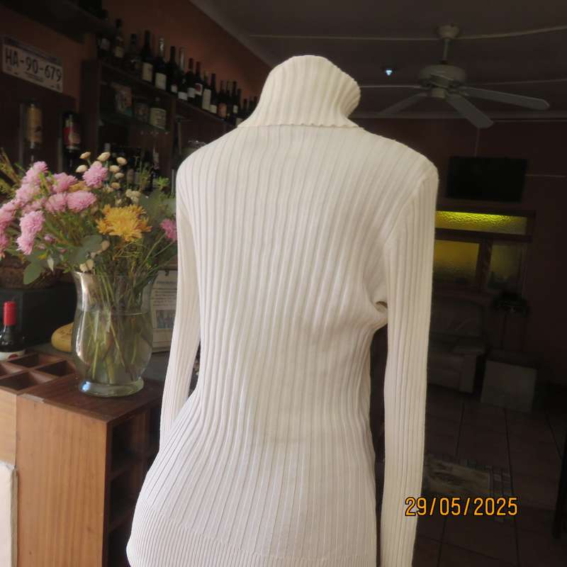 OBR light cream acrylic-cotton rib knit pullover jumper. Poloneck. Size 40