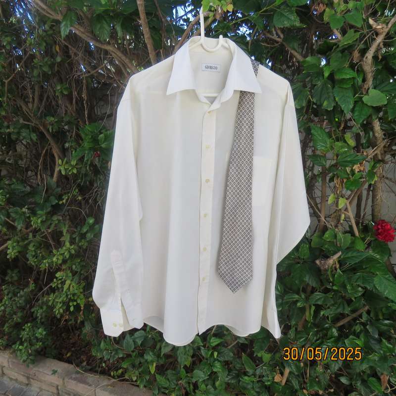 GEORGIO rich cream men's long sleeve shirt size Large. Neck 41-16. Free matching tie