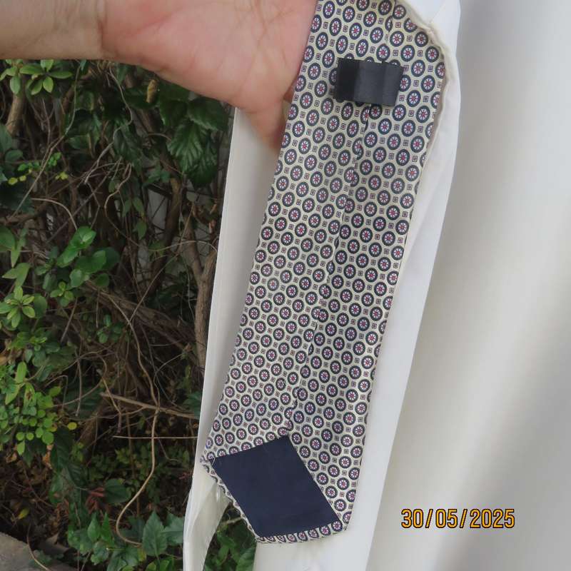 GEORGIO rich cream men's long sleeve shirt size Large. Neck 41-16. Free matching tie