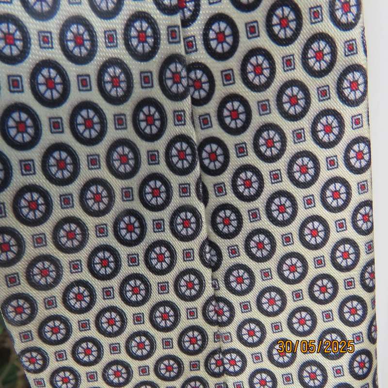 GEORGIO rich cream men's long sleeve shirt size Large. Neck 41-16. Free matching tie