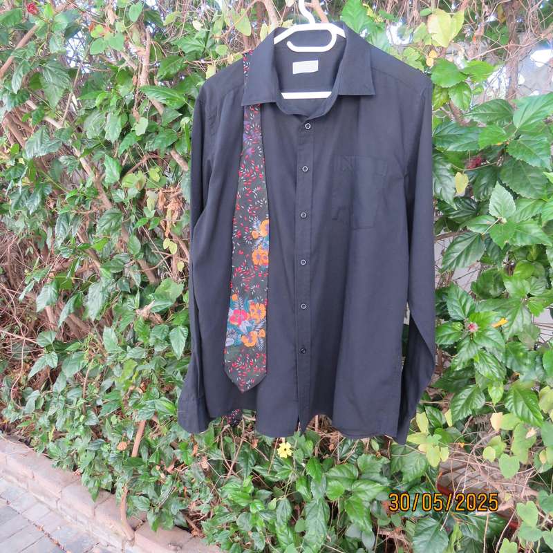 BRENTONI ebony black long sleeve men's shirt size Medium. Free Rapallo tie.