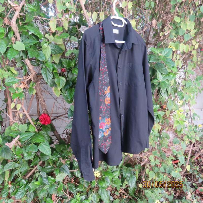 BRENTONI ebony black long sleeve men's shirt size Medium. Free Rapallo tie.