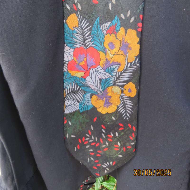 BRENTONI ebony black long sleeve men's shirt size Medium. Free Rapallo tie.