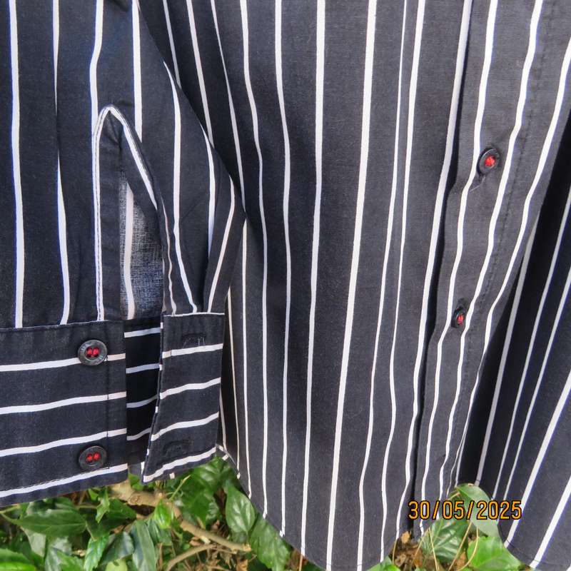 IDENTITY casual long sleeve black-white striped cotton stretch shirt. Size Medium.