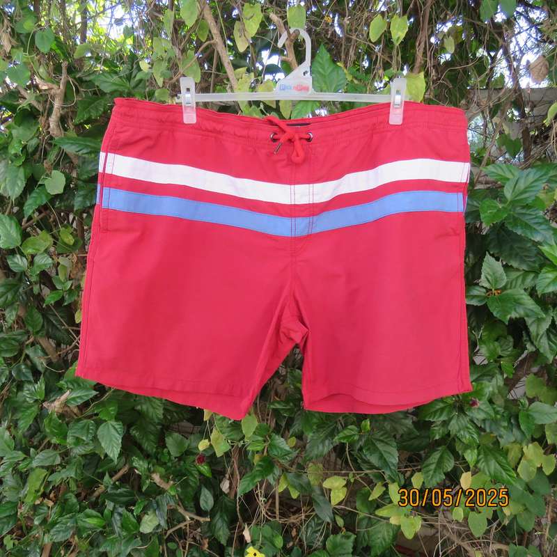 WOOLWORTHS red cotton-nylon boardshorts size XXL. Nylon mesh inner. Drawstring.