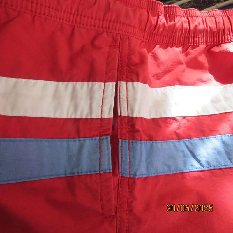 WOOLWORTHS red cotton-nylon boardshorts size XXL. Nylon mesh inner. Drawstring.