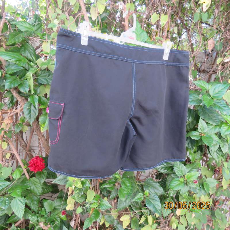 WOOLWORTHS black ladies boardshorts size 40. Side pocket.
