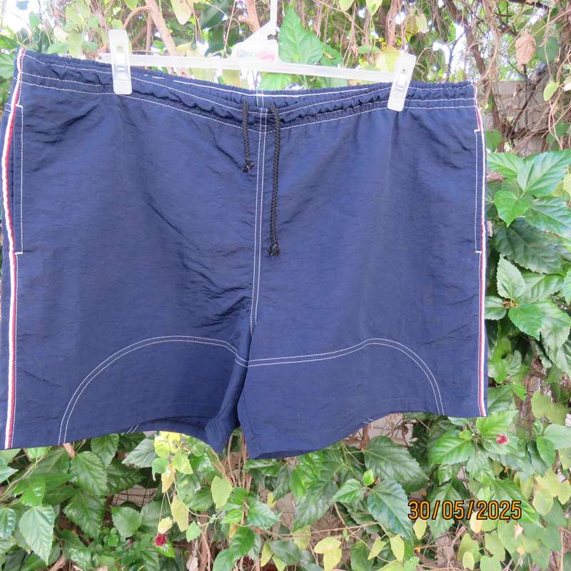 WOOLWORTHS navy men's boardshorts size XL. Side pockets. Drawstring waist.