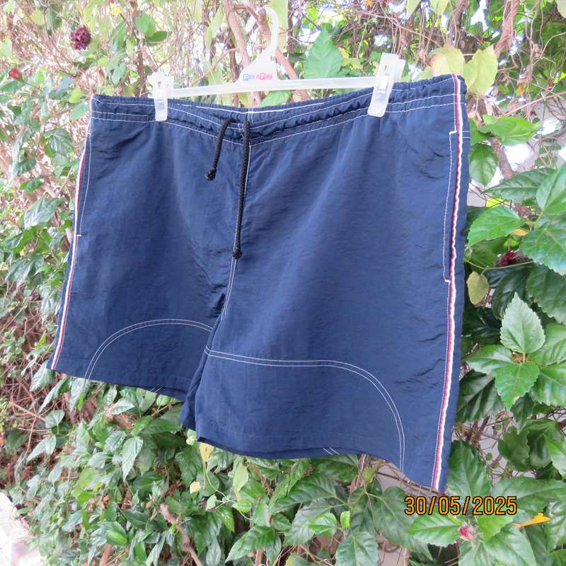 WOOLWORTHS navy men's boardshorts size XL. Side pockets. Drawstring waist.