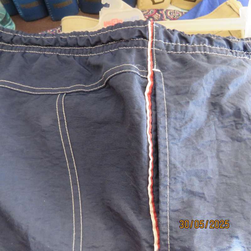 WOOLWORTHS navy men's boardshorts size XL. Side pockets. Drawstring waist.