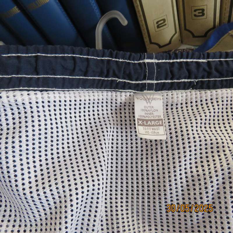 WOOLWORTHS navy men's boardshorts size XL. Side pockets. Drawstring waist.