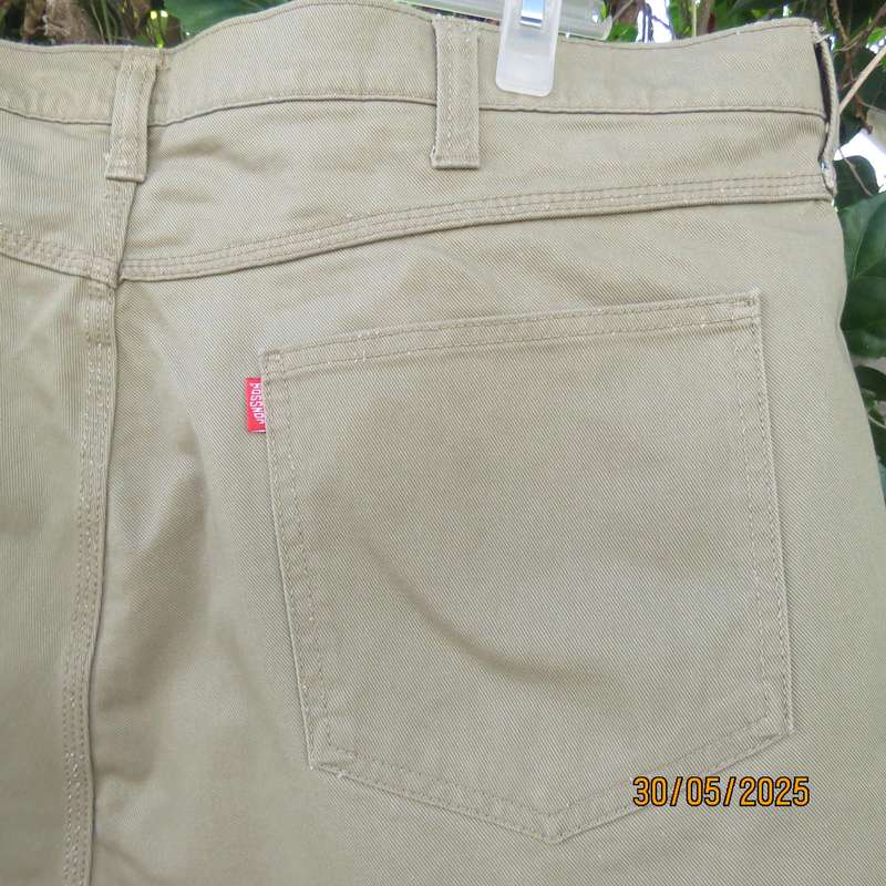 JONSSON khaki 100% cotton men's shorts size 42. Never worn.