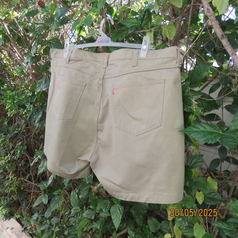JONSSON khaki 100% cotton men's shorts size 42. Never worn.