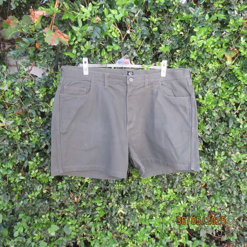 JONNSON juniper green heavy 100% cotton size 42 shorts. Never worn.