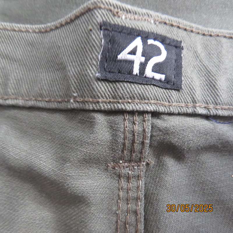 JONNSON juniper green heavy 100% cotton size 42 shorts. Never worn.