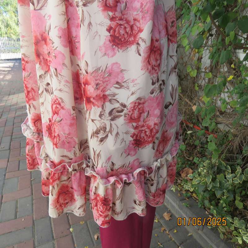 Rich cream-crimson floral pattern long wide top in polyester. Lined. Size 35. Gathered high neck.