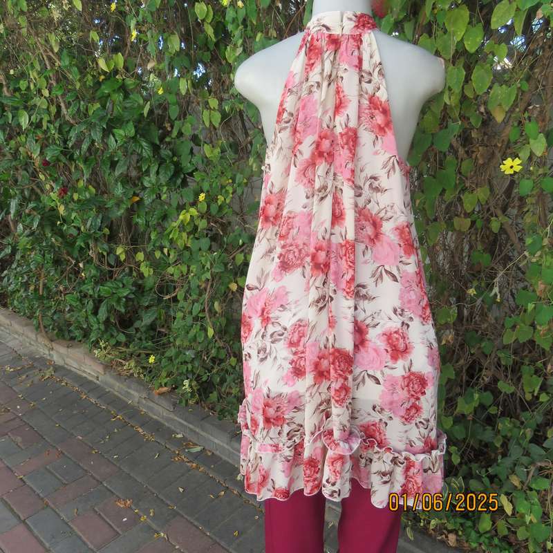 Rich cream-crimson floral pattern long wide top in polyester. Lined. Size 35. Gathered high neck.