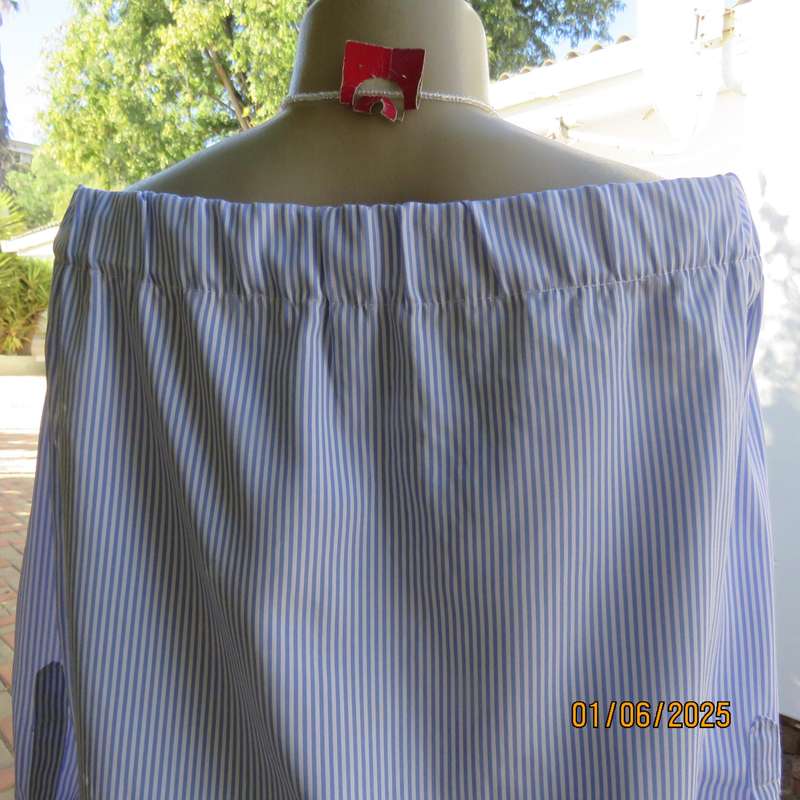 Off the shoulder white-blue vertical striped slip over size 38 top in polyester by FIX