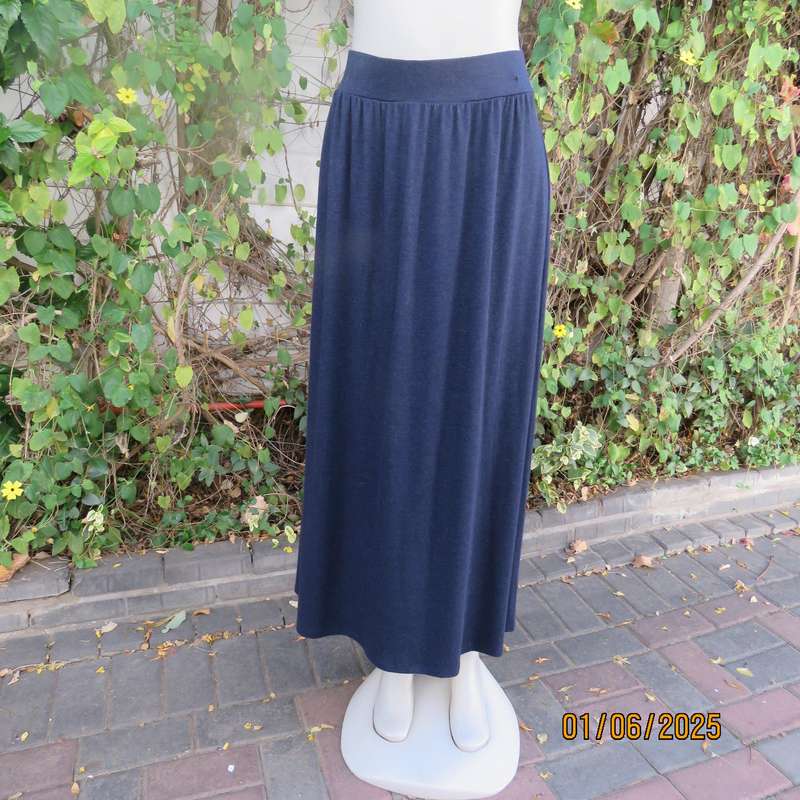 WOOLWORTHS warm ankle length navy poly-rayon stretch skirt size 42. Elasticated waist.