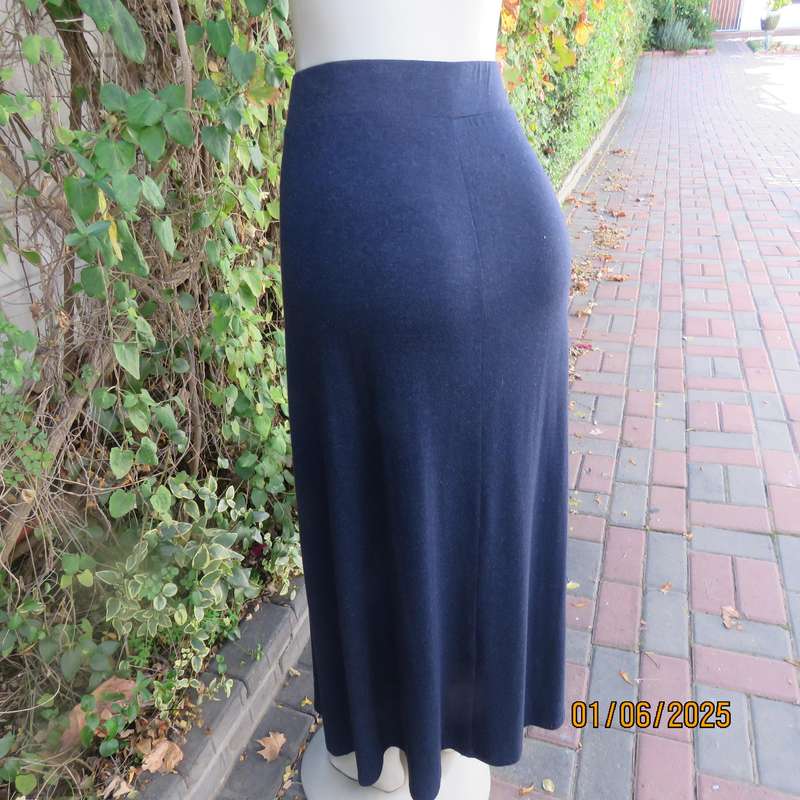 WOOLWORTHS warm ankle length navy poly-rayon stretch skirt size 42. Elasticated waist.