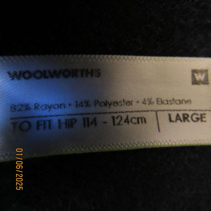 WOOLWORTHS warm ankle length navy poly-rayon stretch skirt size 42. Elasticated waist.