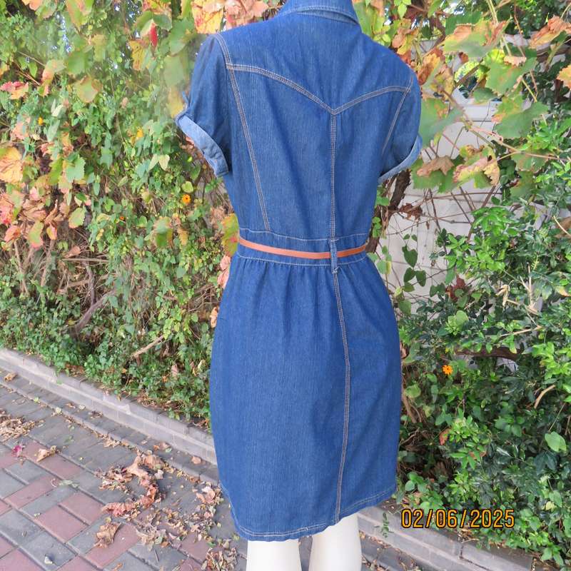 FASHION EXPRESS blue denim capped sleeve knee length dress in polycotton. Size 38