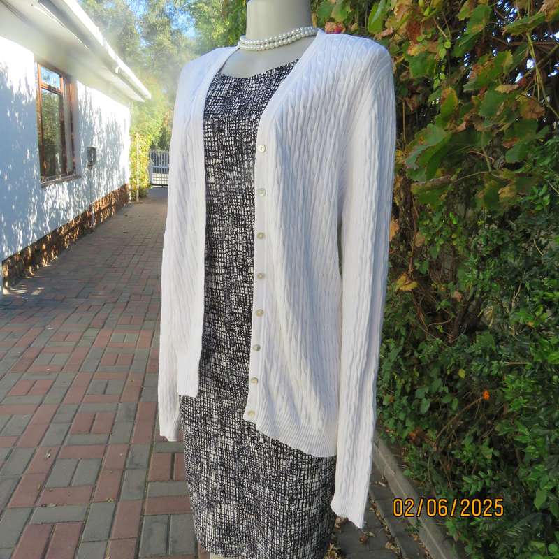 PRINGLE of Scotland 100% cotton cable knit long sleeve button down size 42 cardigan