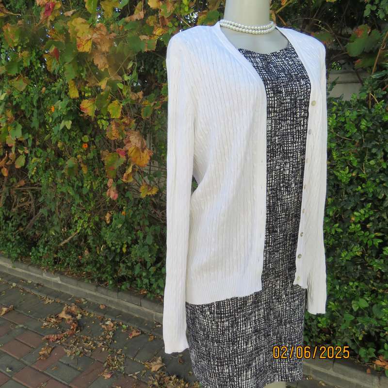 PRINGLE of Scotland 100% cotton cable knit long sleeve button down size 42 cardigan