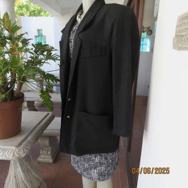 HABITS long sleeve jacket in textured polyester size 40. Large front pockets.