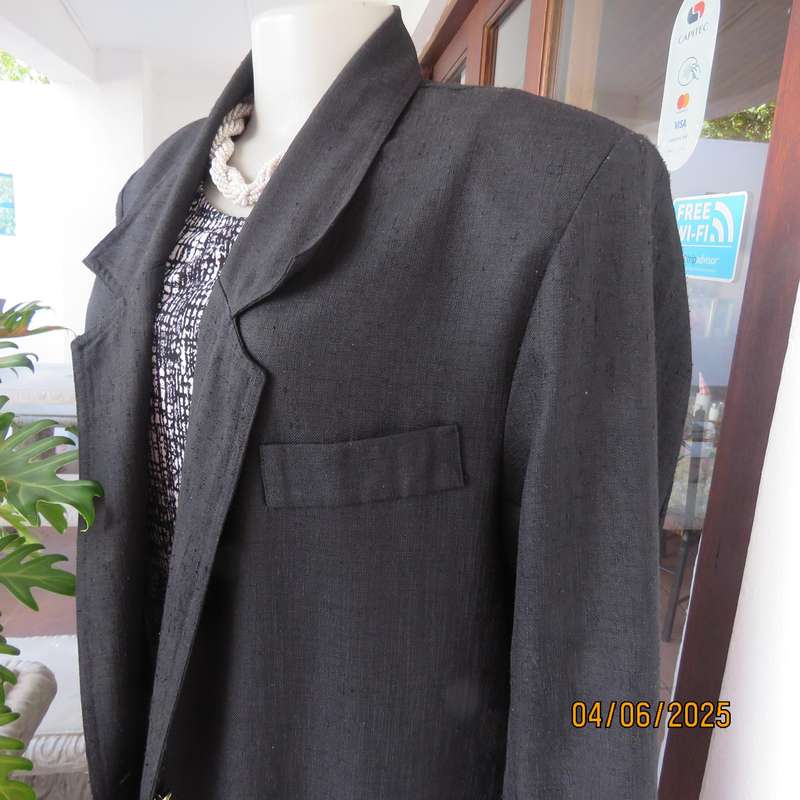 HABITS long sleeve jacket in textured polyester size 40. Large front pockets.