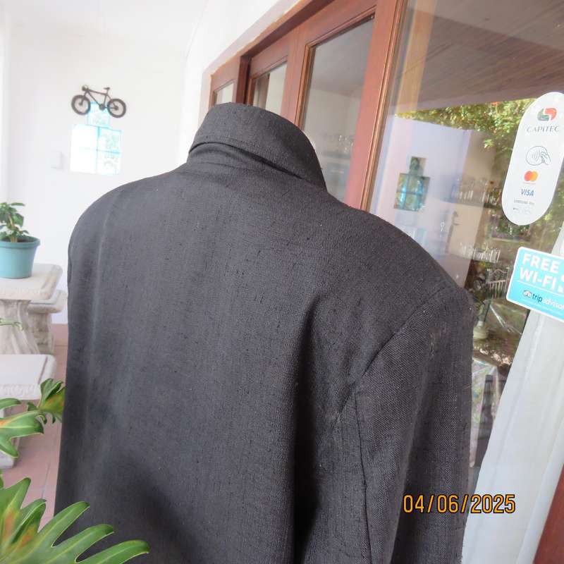 HABITS long sleeve jacket in textured polyester size 40. Large front pockets.