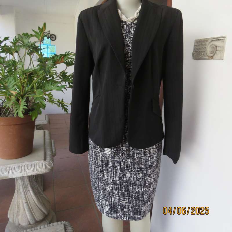 KELSO black size 36 partly lined striped embossed stretch polyester long sleeve jacket.