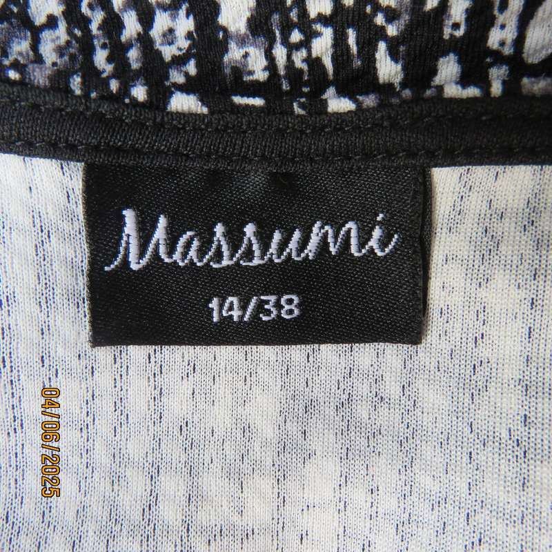 Black-white shift dress in stretch polyester. Graphic print. Slip over. Size 38 by MASSUMI