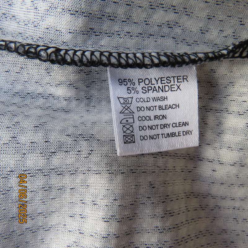 Black-white shift dress in stretch polyester. Graphic print. Slip over. Size 38 by MASSUMI