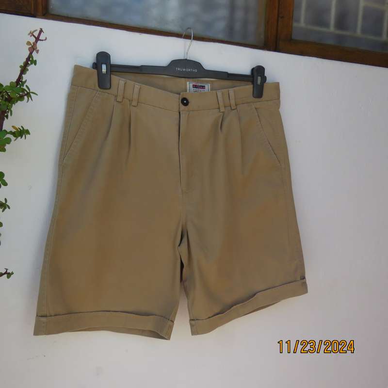 STONE HARBOUR  men's dark khaki chino shorts size 34.Two side pockets.One at back.100%.cotton.As new