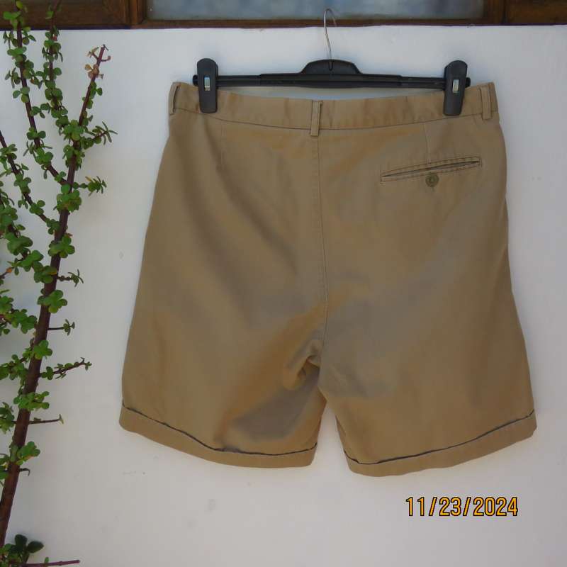 STONE HARBOUR  men's dark khaki chino shorts size 34.Two side pockets.One at back.100%.cotton.As new