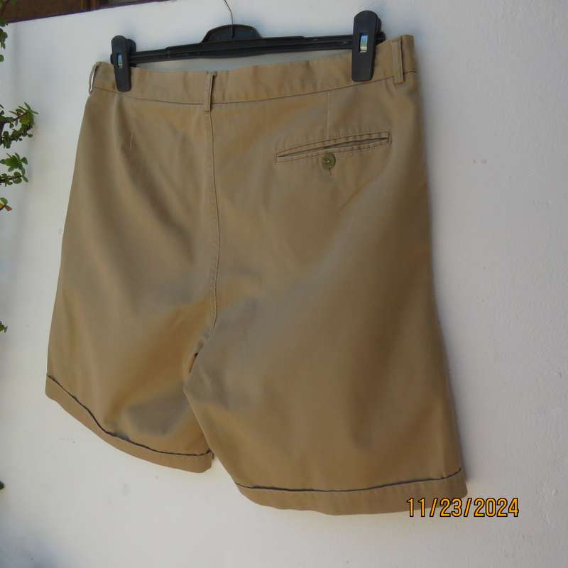 STONE HARBOUR  men's dark khaki chino shorts size 34.Two side pockets.One at back.100%.cotton.As new