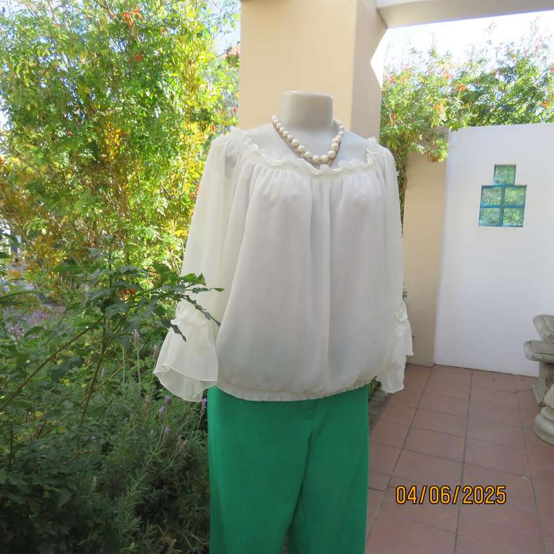 KELSO light cream crinkled polyester blouson style top. Wide elasticated neckline Size 40