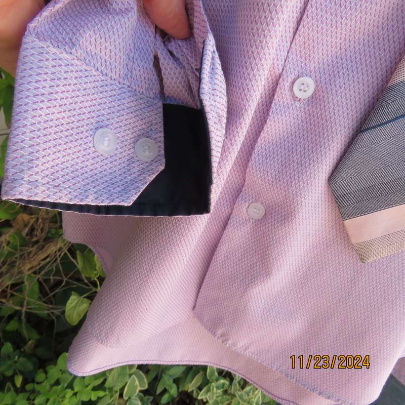 ENZO long sleeve pink-white textured polycotton smart shirt in size Small. Free matching tie. As new