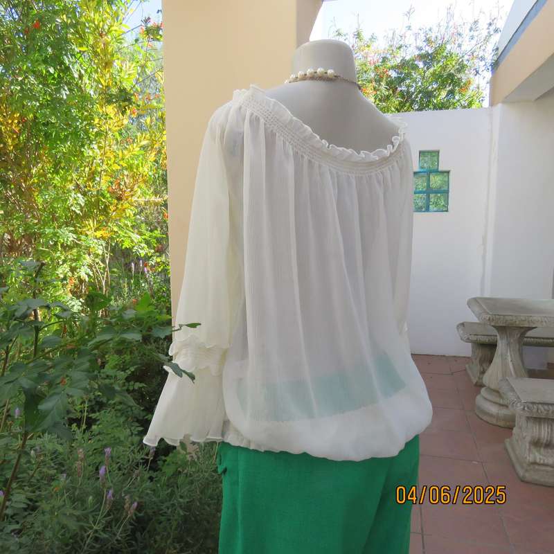 KELSO light cream crinkled polyester blouson style top. Wide elasticated neckline Size 40