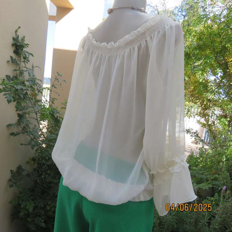 KELSO light cream crinkled polyester blouson style top. Wide elasticated neckline Size 40