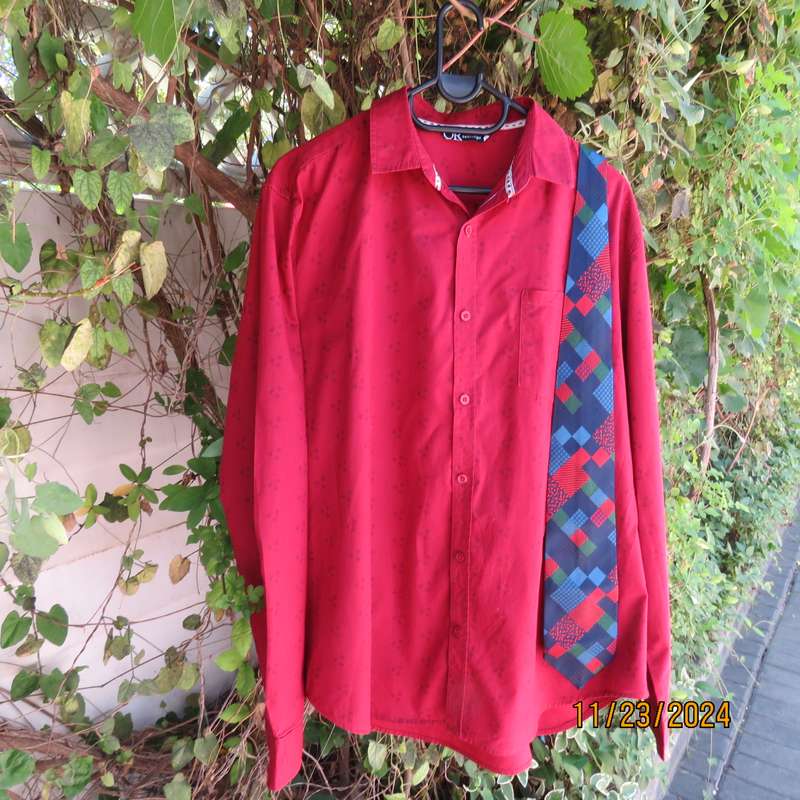 Smart dark red long sleeve men's shirt by OR size L-chest 115cm. Front pocket.Matching tie. As new
