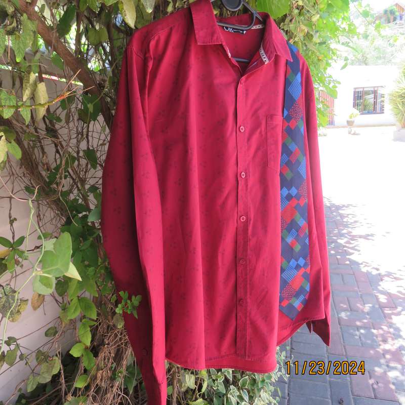 Smart dark red long sleeve men's shirt by OR size L-chest 115cm. Front pocket.Matching tie. As new